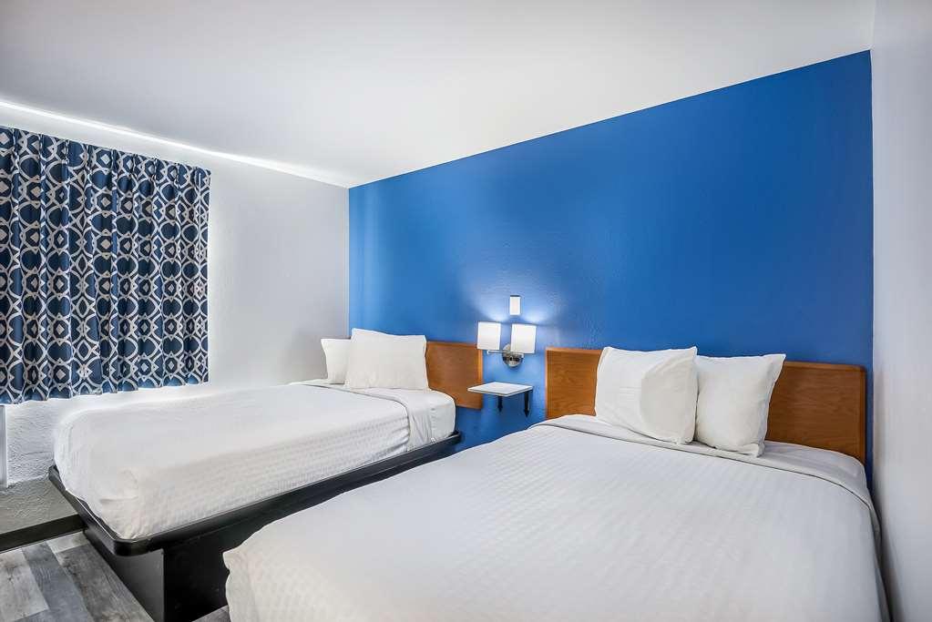 Americas Best Value Inn East Peoria Номер фото