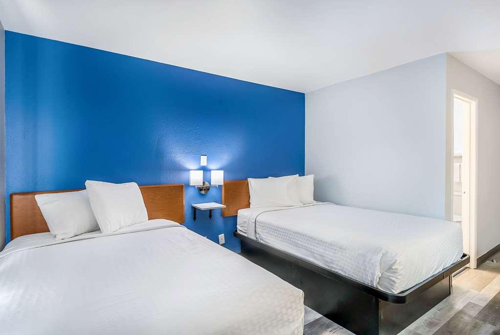 Americas Best Value Inn East Peoria Номер фото