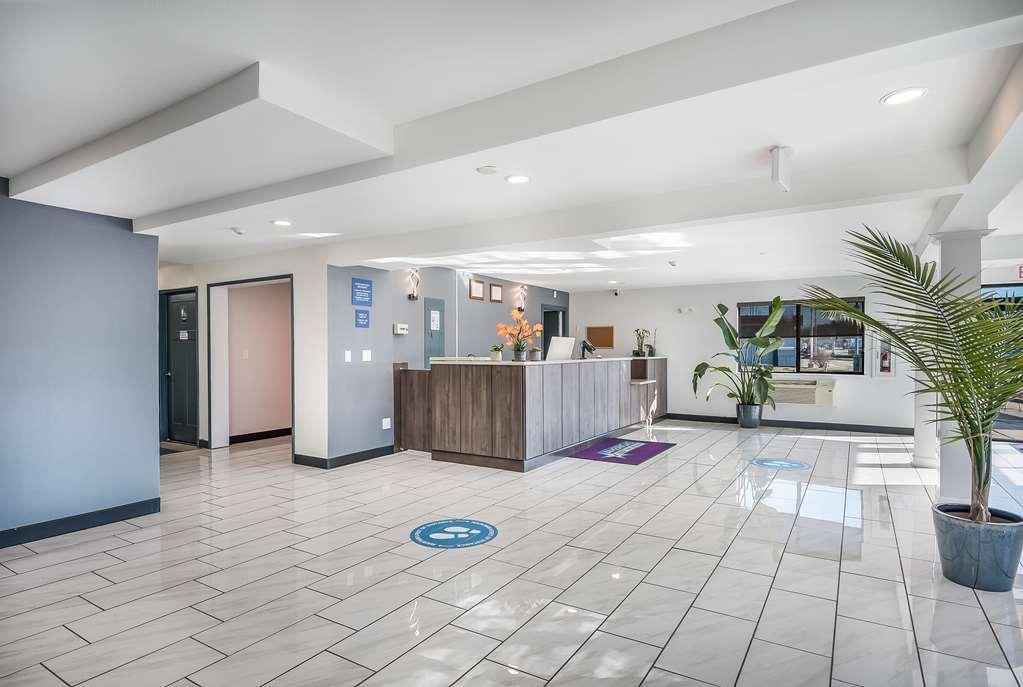 Americas Best Value Inn East Peoria Интерьер фото