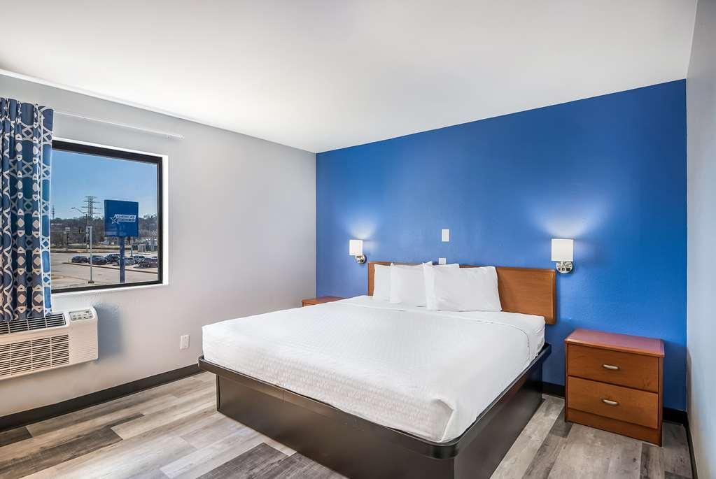 Americas Best Value Inn East Peoria Номер фото