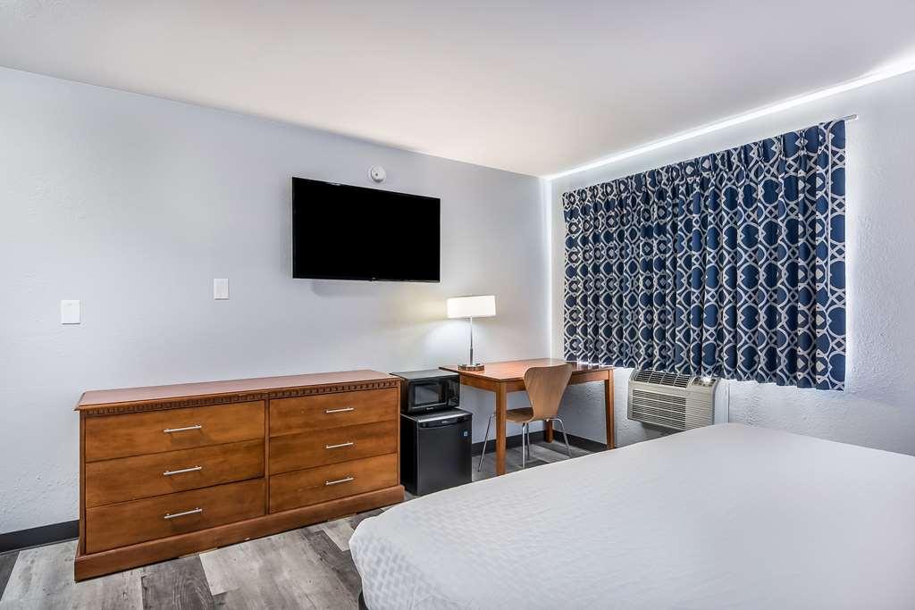 Americas Best Value Inn East Peoria Номер фото