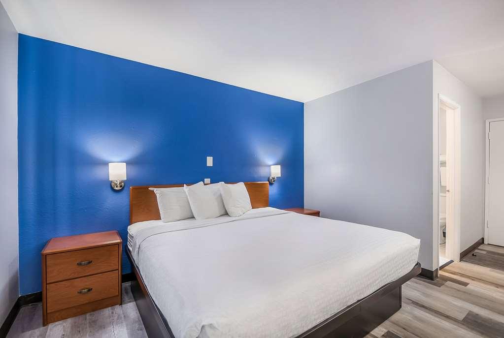 Americas Best Value Inn East Peoria Номер фото