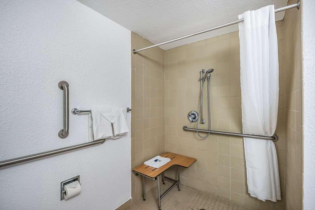 Americas Best Value Inn East Peoria Номер фото