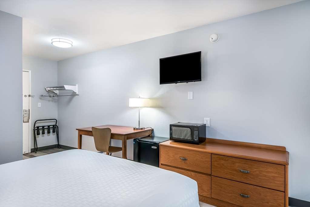 Americas Best Value Inn East Peoria Номер фото