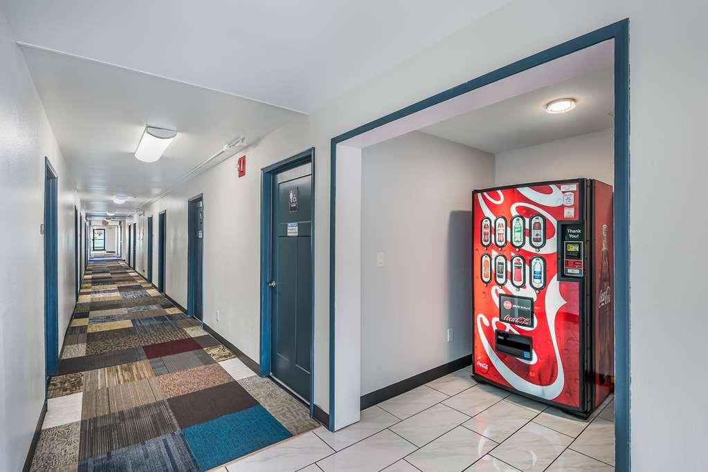Americas Best Value Inn East Peoria Удобства фото