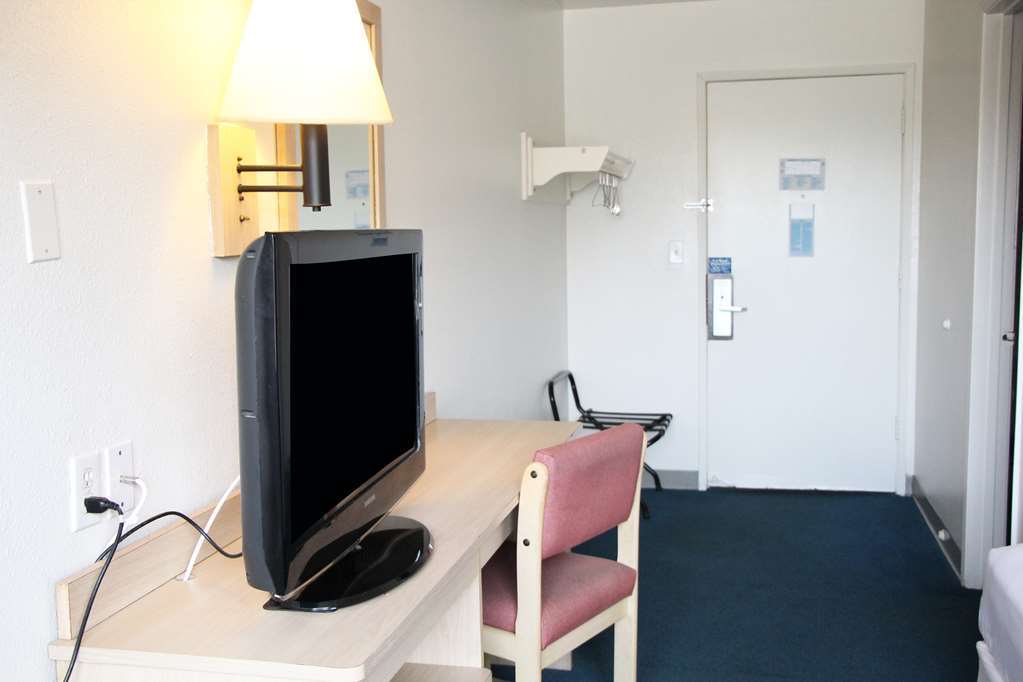 Americas Best Value Inn East Peoria Номер фото