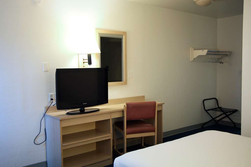 Americas Best Value Inn East Peoria Номер фото