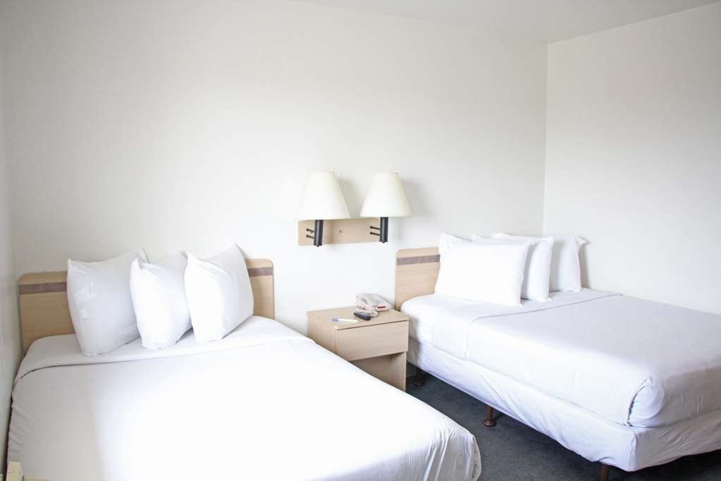 Americas Best Value Inn East Peoria Номер фото