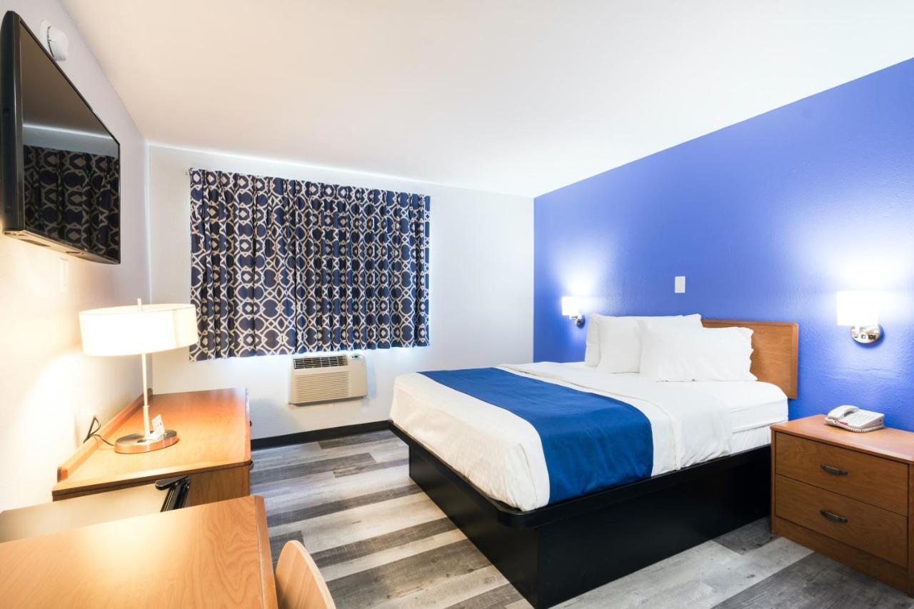 Americas Best Value Inn East Peoria Экстерьер фото