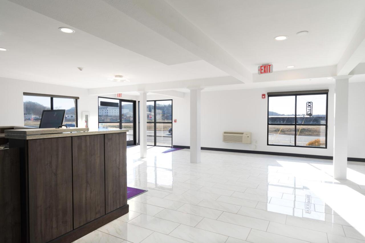 Americas Best Value Inn East Peoria Экстерьер фото