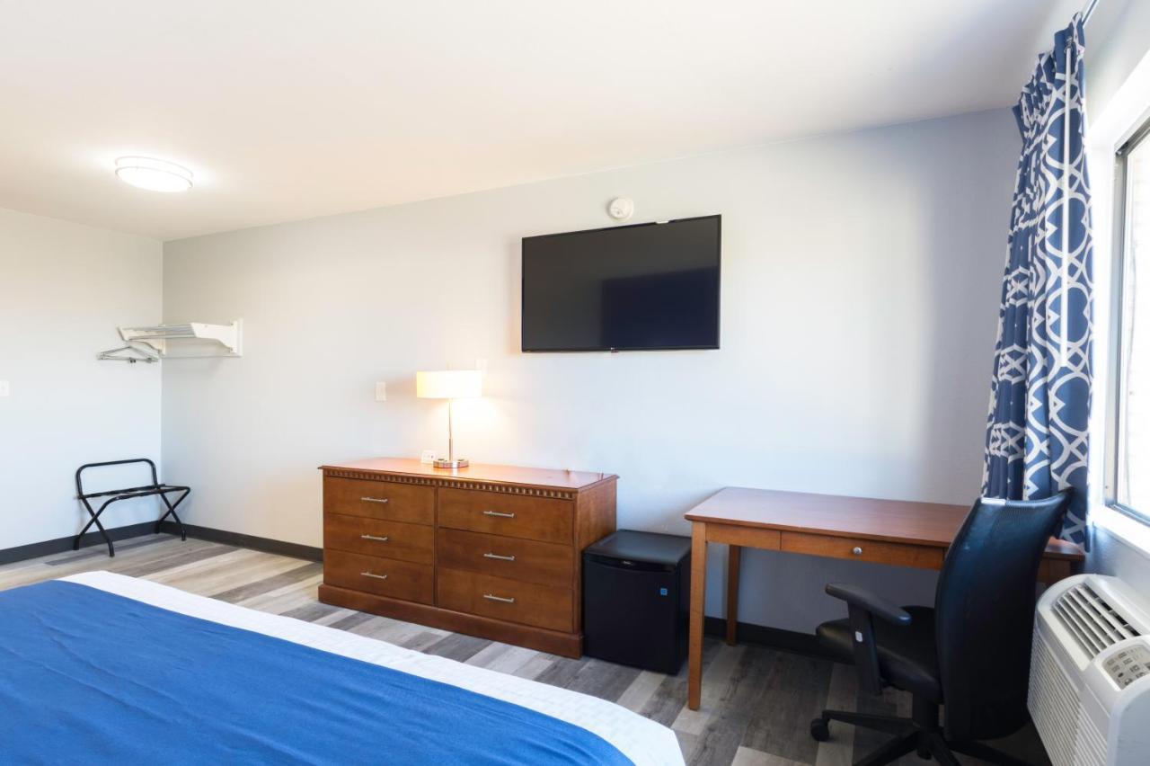 Americas Best Value Inn East Peoria Экстерьер фото