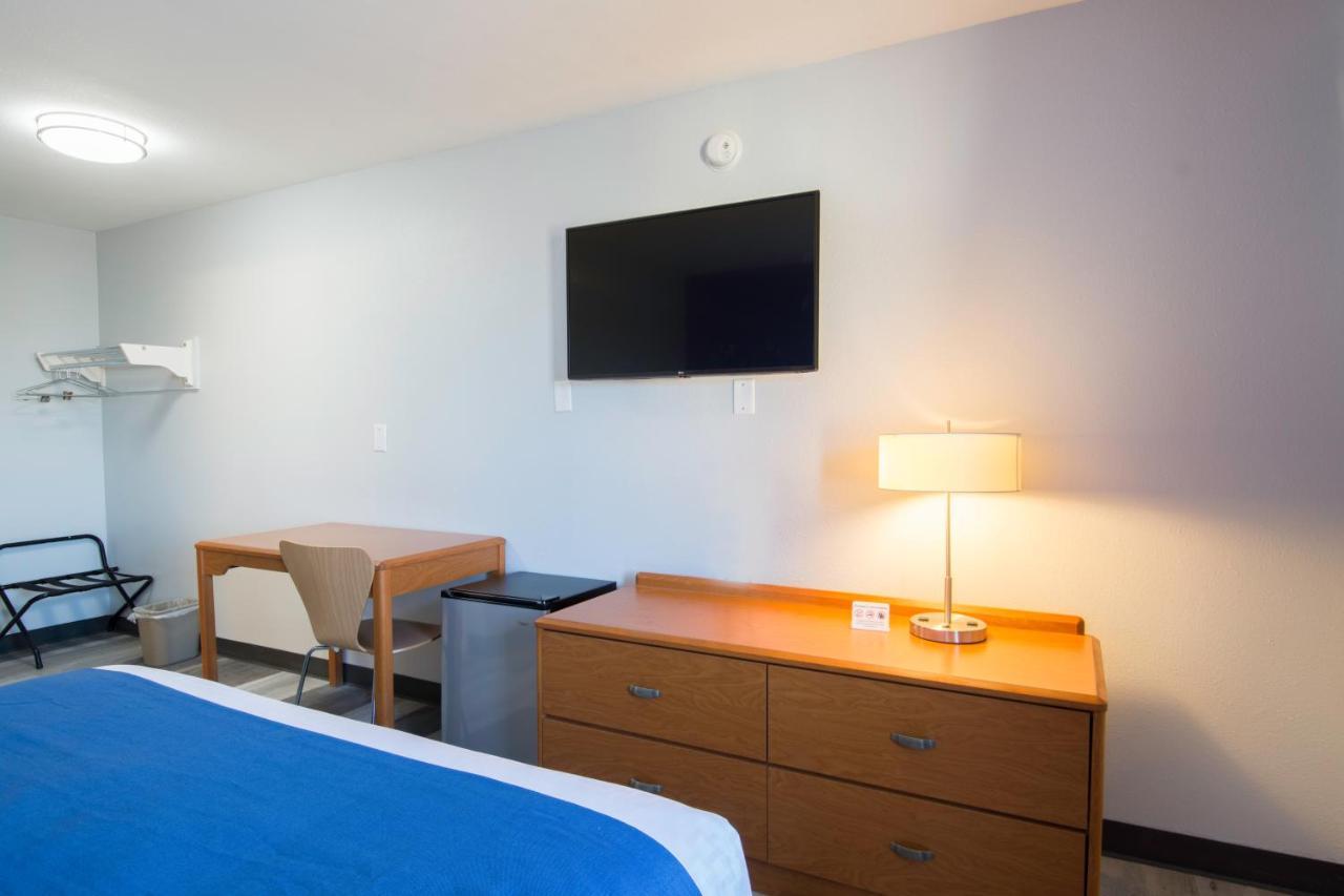 Americas Best Value Inn East Peoria Экстерьер фото