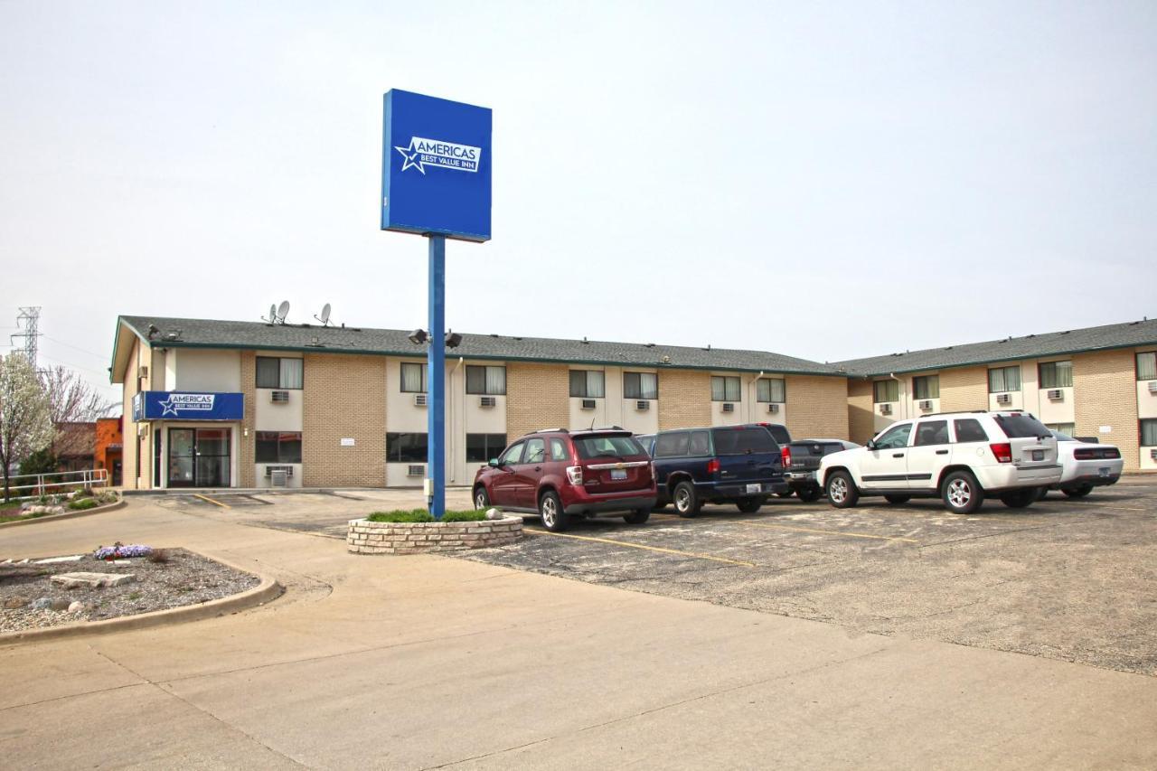 Americas Best Value Inn East Peoria Экстерьер фото